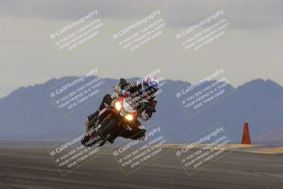 media/Jan-15-2023-SoCal Trackdays (Sun) [[c1237a034a]]/Turn 9 (2pm)/